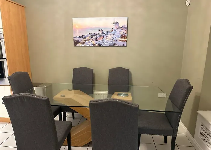 Top Cheap Hotels in Hitchin, UK