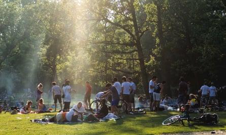 Vondelpark, Amsterdam Park, city, nature, people, green, grass, friends,